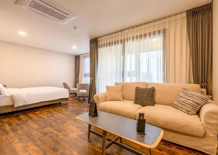 Urban-Est Hotel